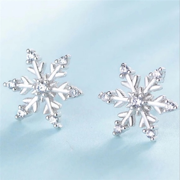 NEW!💙💎❄️SNOWFLAKE! EARRINGS!❄️💎💙SO PRETTY! CZ! - Picture 2 of 6
